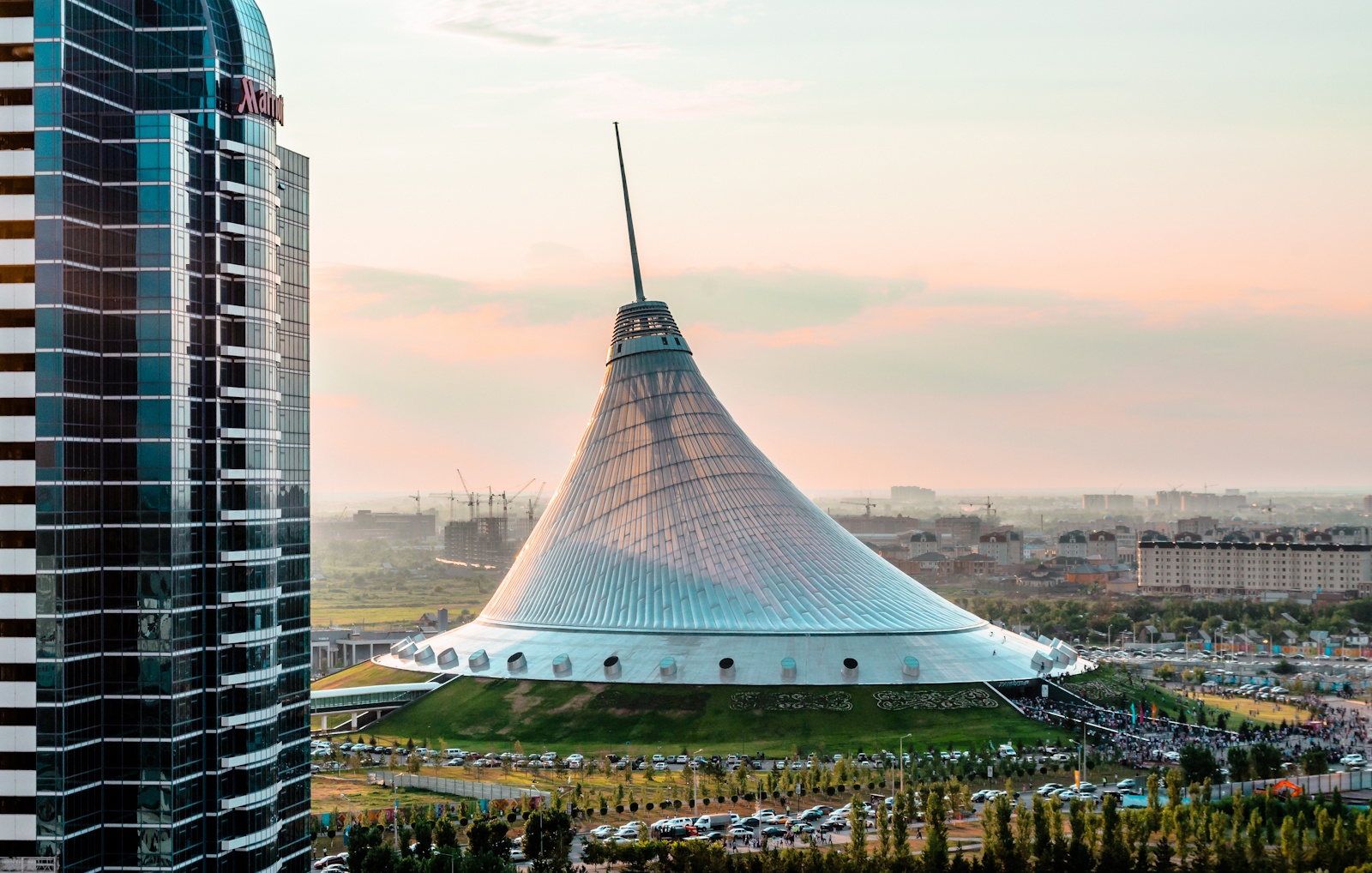 “Khan Shatyr” SEC, Astana